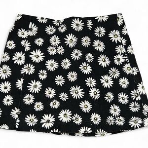 Art Class Black and White Daisy Skirt